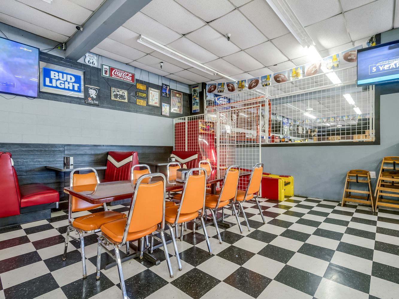 Highly Established Turn Key Pizza Planet-Video World in Selma, CA: 1900 Floral Ave, Selma, CA 93662
